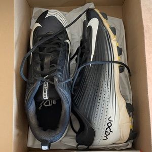 Men size 9 Nike baseball cleats